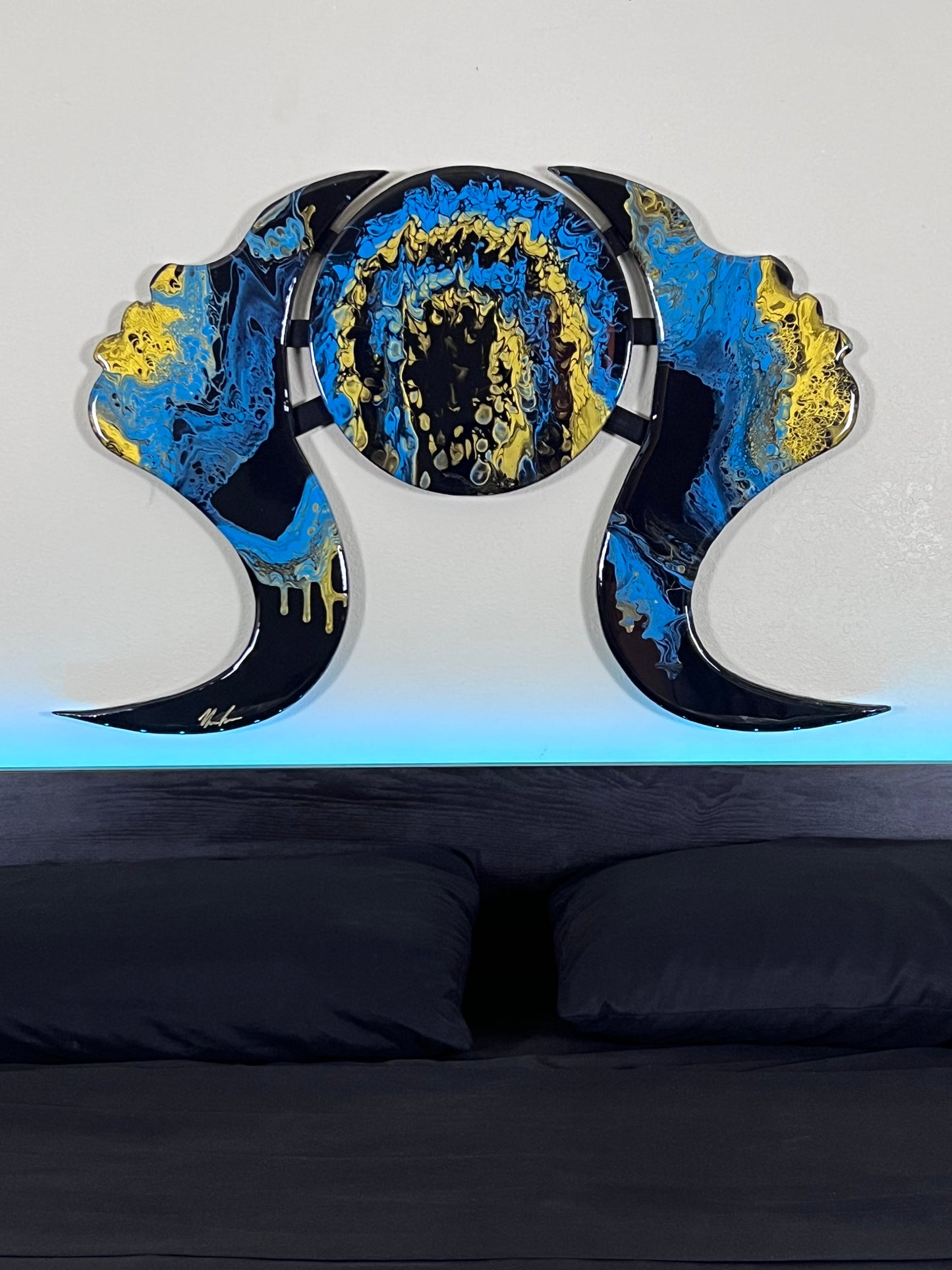 Dual Queen Epoxy Art
